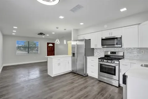 2501 NW 87th Avenue Sunrise FL 33322