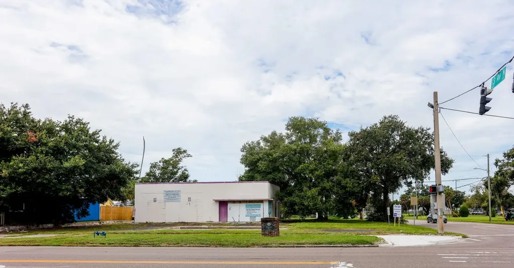 1246 N 16th Street St. Petersburg FL 33705