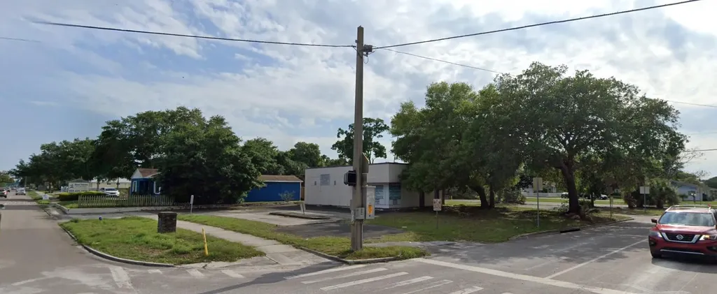 1246 N 16th Street St. Petersburg FL 33705