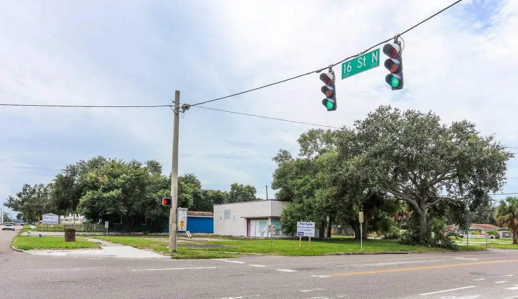1246 N 16th Street St. Petersburg FL 33705