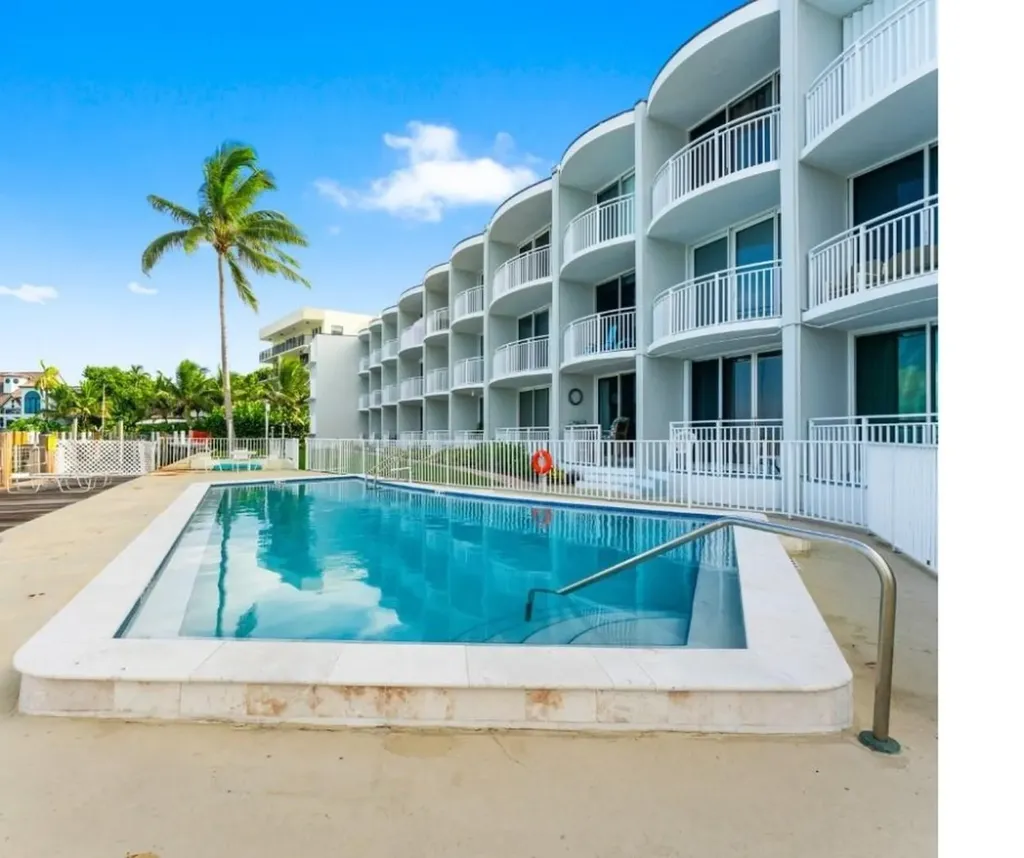 2508 Bay Drive Pompano Beach FL 33062
