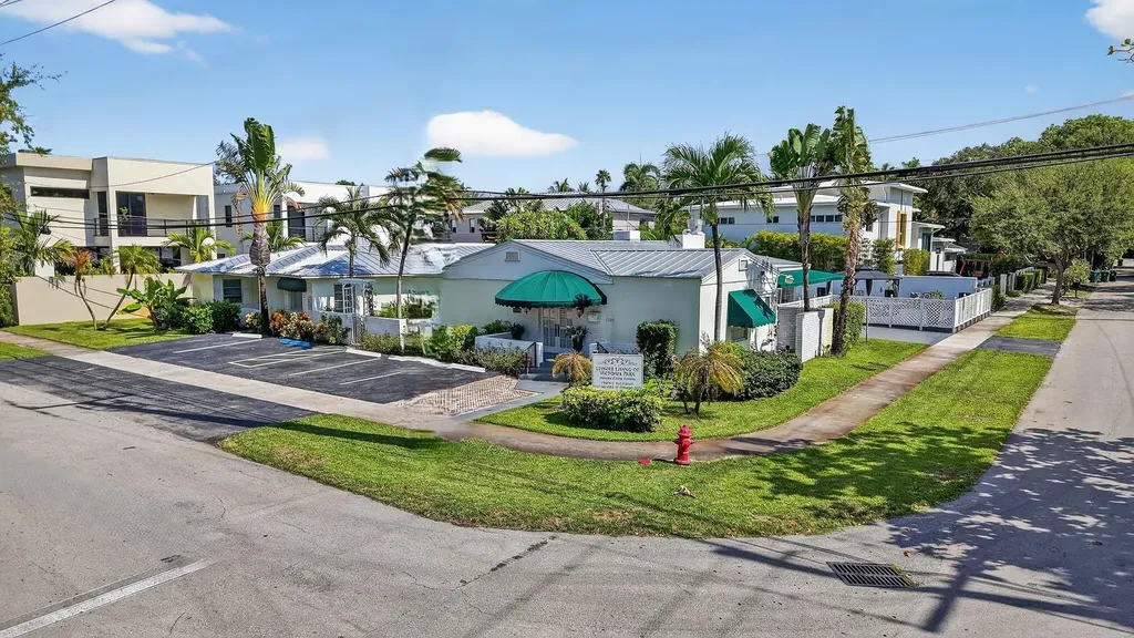 1700 NE 5 Street Fort Lauderdale FL 33301