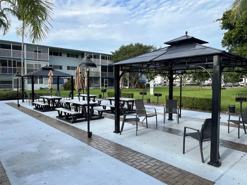 981 Hillcrest Court Hollywood FL 33021