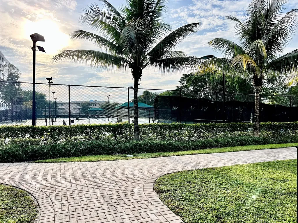 981 Hillcrest Court Hollywood FL 33021
