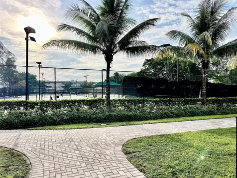 981 Hillcrest Court Hollywood FL 33021