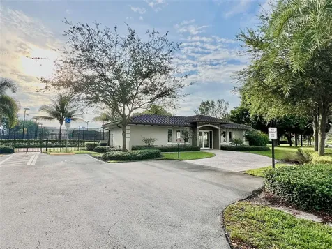981 Hillcrest Court Hollywood FL 33021