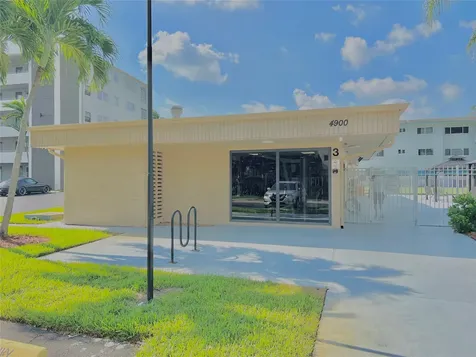981 Hillcrest Court Hollywood FL 33021