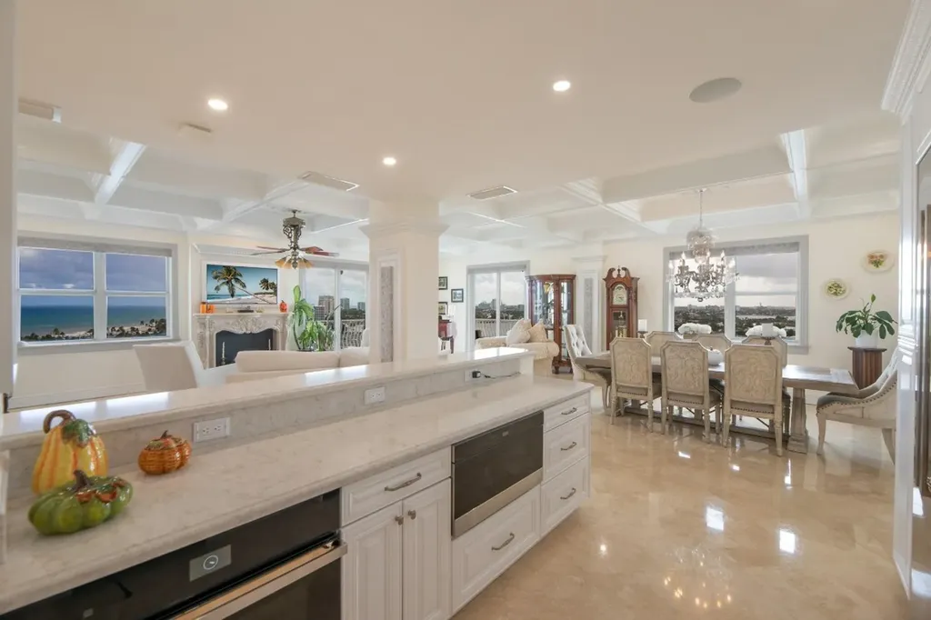 1 Las Olas Circle Fort Lauderdale FL 33316