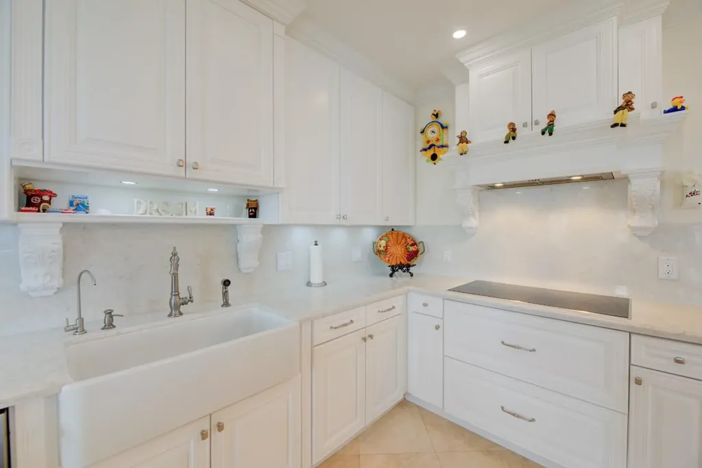 1 Las Olas Circle Fort Lauderdale FL 33316
