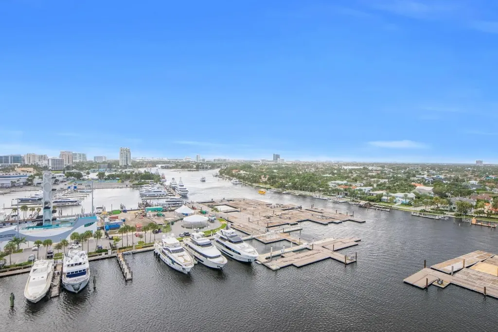 1 Las Olas Circle Fort Lauderdale FL 33316