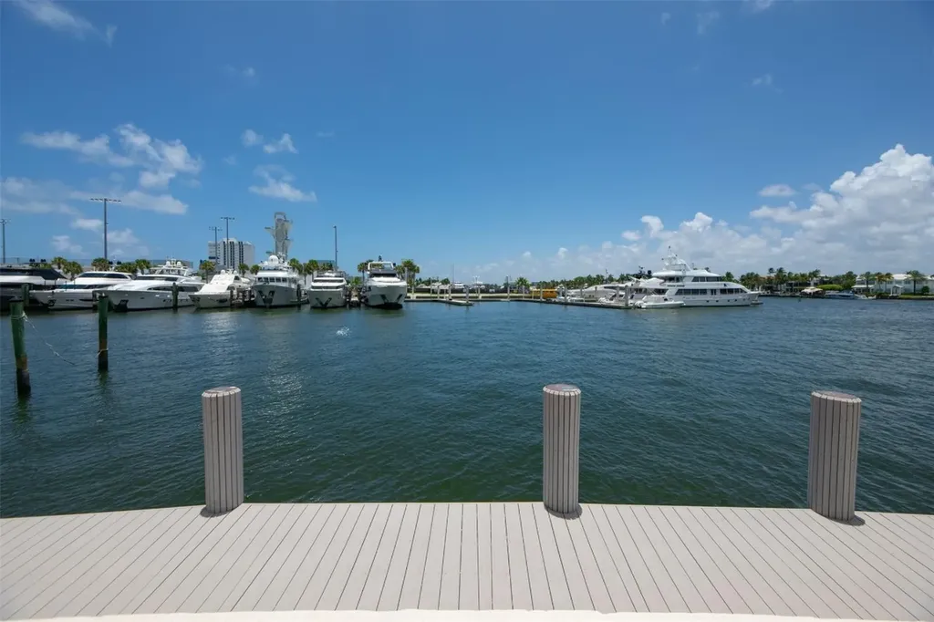 1 Las Olas Circle Fort Lauderdale FL 33316