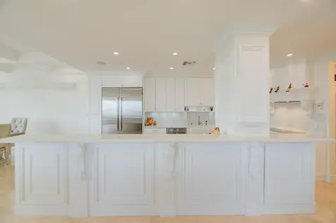 1 Las Olas Circle Fort Lauderdale FL 33316