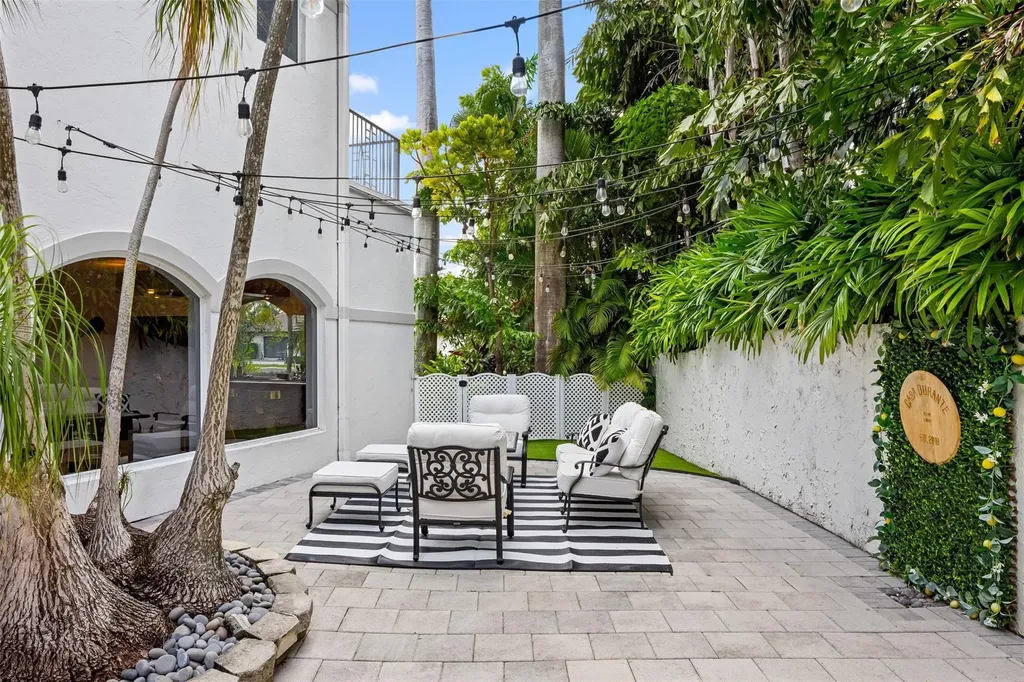 11 Bay Colony Lane Fort Lauderdale FL 33308