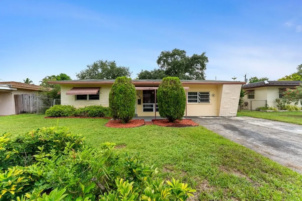 2140 N 57th Avenue Hollywood FL 33021