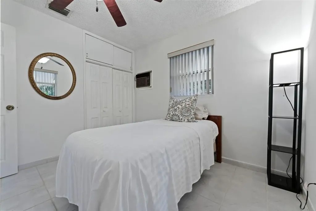 2140 N 57th Avenue Hollywood FL 33021