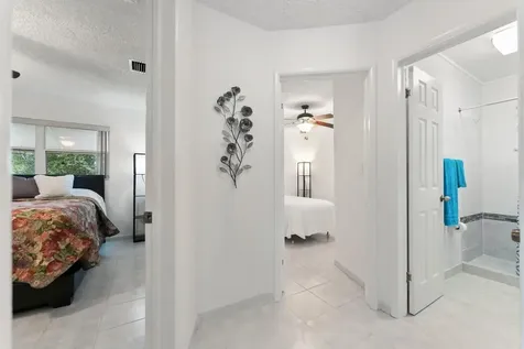 2140 N 57th Avenue Hollywood FL 33021