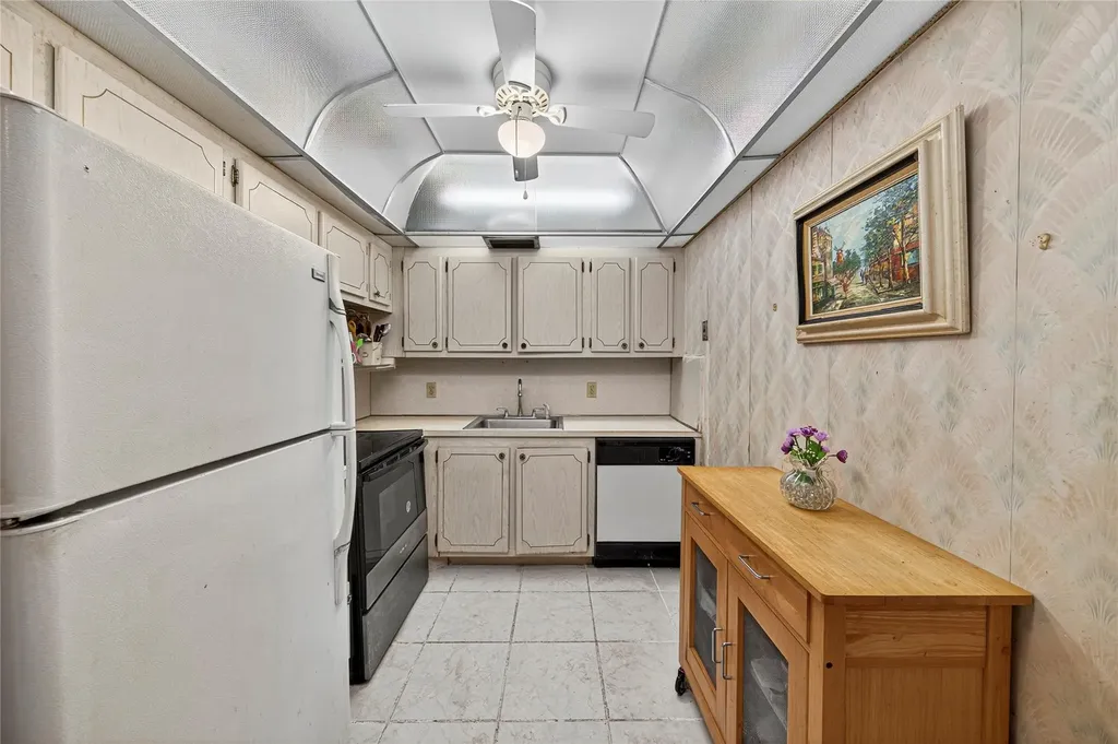 102 Newport F Deerfield Beach FL 33442