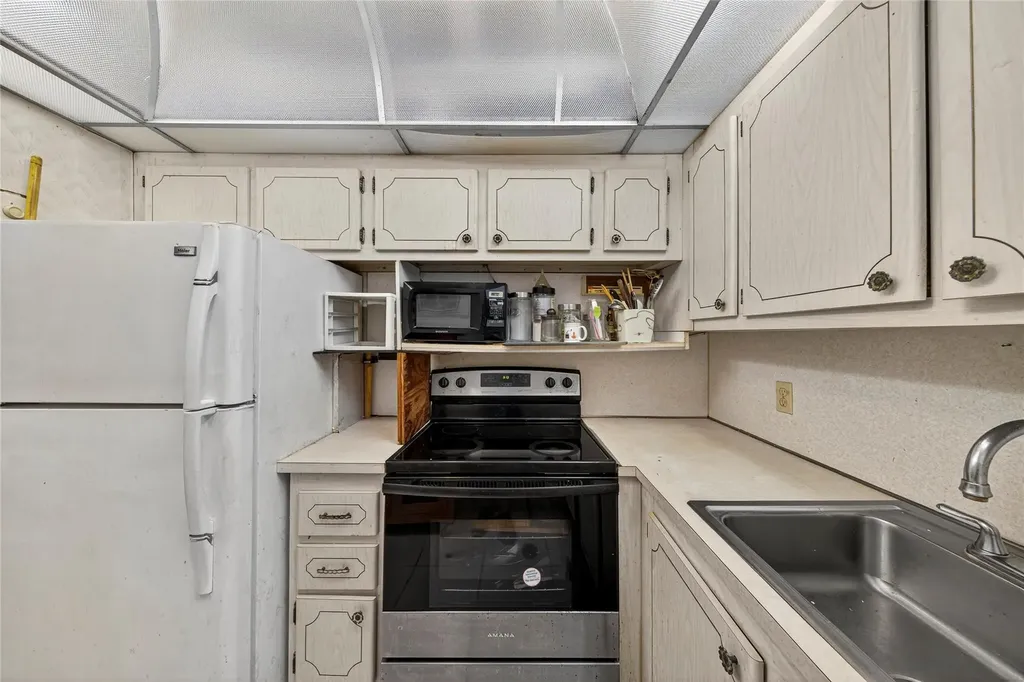 102 Newport F Deerfield Beach FL 33442