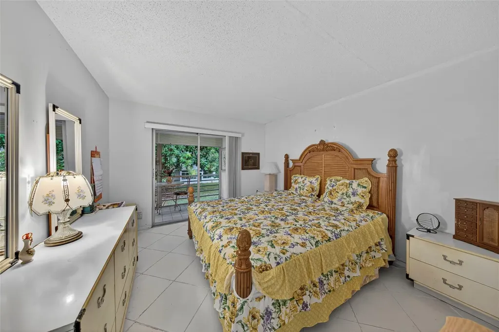 102 Newport F Deerfield Beach FL 33442