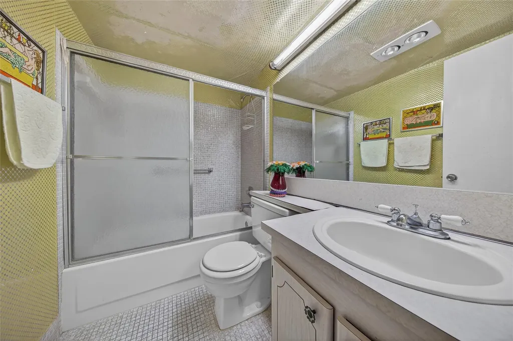 102 Newport F Deerfield Beach FL 33442