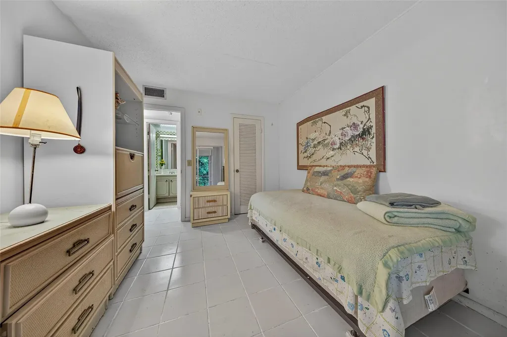 102 Newport F Deerfield Beach FL 33442