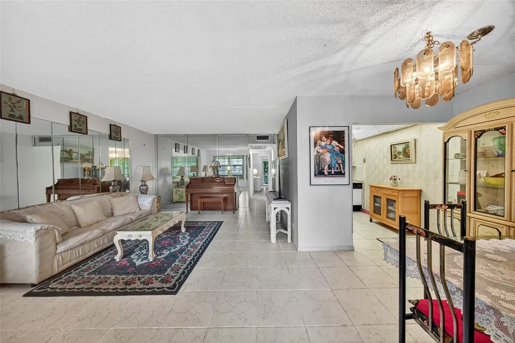 102 Newport F Deerfield Beach FL 33442