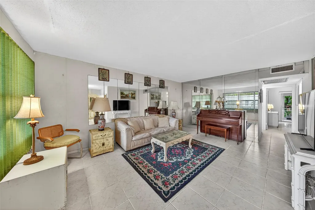 102 Newport F Deerfield Beach FL 33442