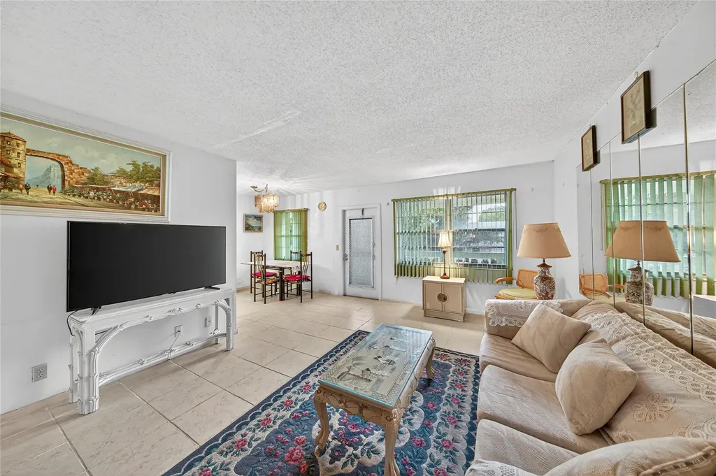 102 Newport F Deerfield Beach FL 33442