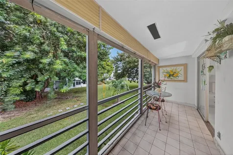 102 Newport F Deerfield Beach FL 33442