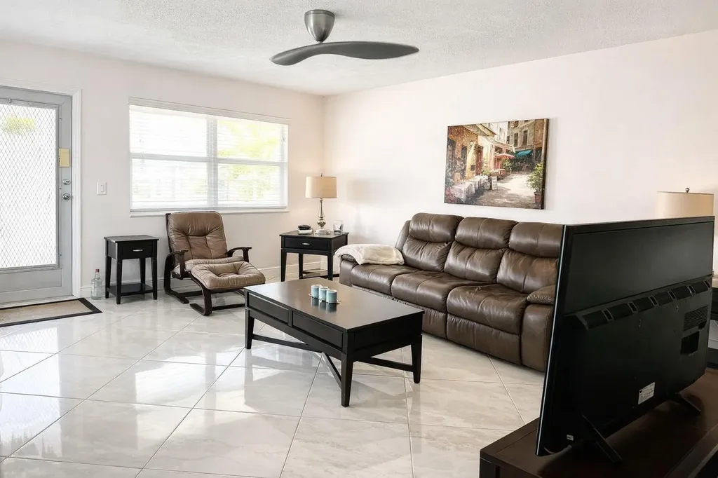 104 E Windsor E West Palm Beach FL 33417