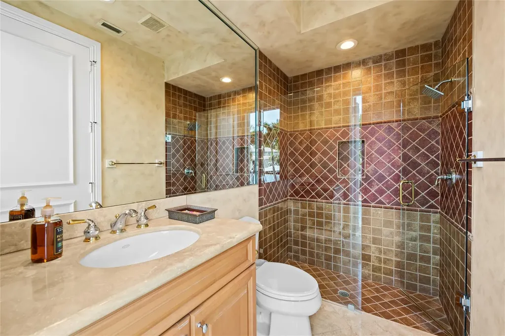 2637 NE 28th Court Lighthouse Point FL 33064