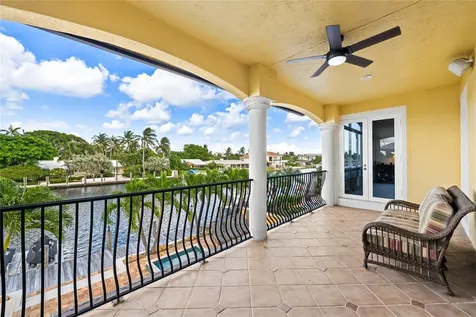 2637 NE 28th Court Lighthouse Point FL 33064