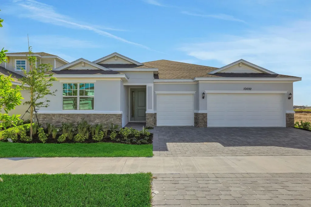 10692 NW Suncrest Lp Port St Lucie FL 34987