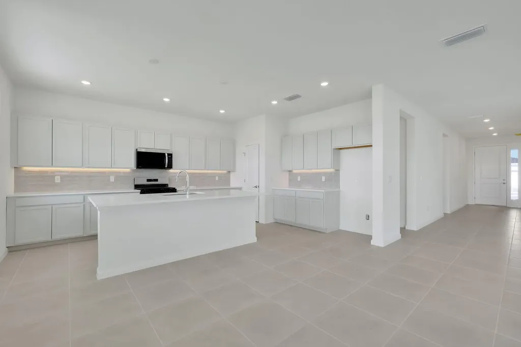 10692 NW Suncrest Lp Port St Lucie FL 34987