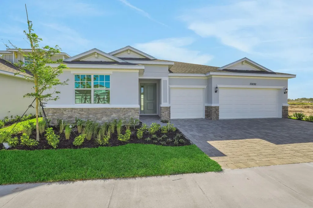 10692 NW Suncrest Lp Port St Lucie FL 34987