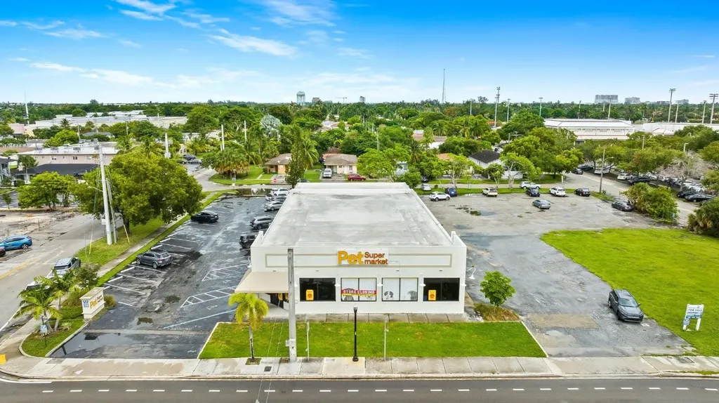 2111 N Federal Highway Hollywood FL 33020