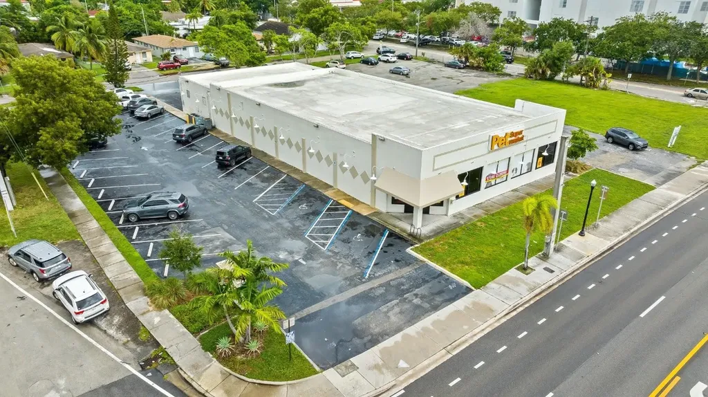 2111 N Federal Highway Hollywood FL 33020