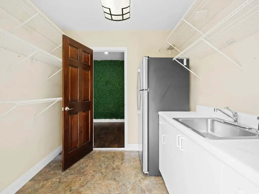 642 NE 3rd Avenue Fort Lauderdale FL 33304