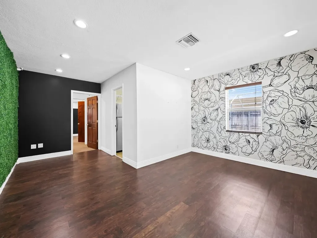 642 NE 3rd Avenue Fort Lauderdale FL 33304