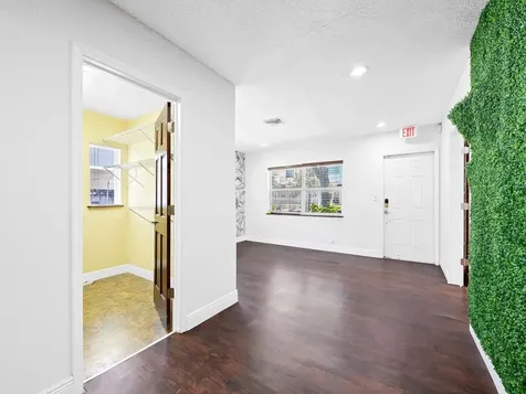 642 NE 3rd Avenue Fort Lauderdale FL 33304