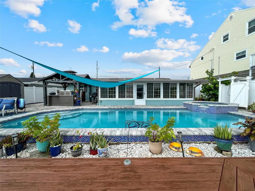 13704 Maria Hudson FL 34667
