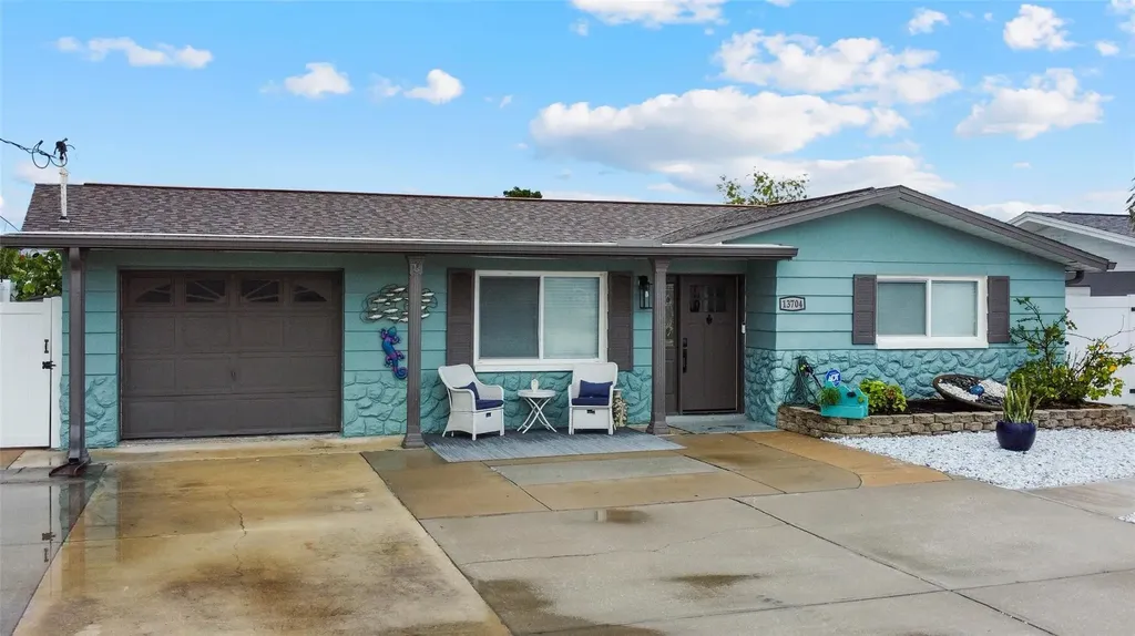 13704 Maria Hudson FL 34667