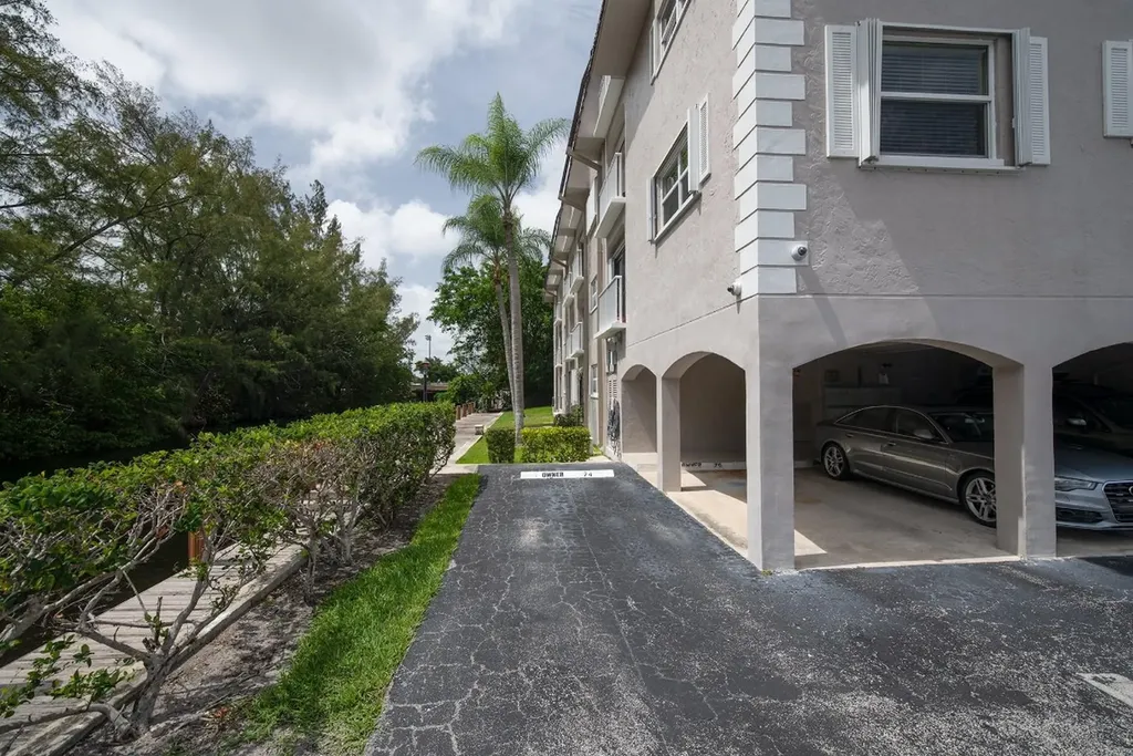 5951 NE 14th Lane Fort Lauderdale FL 33334