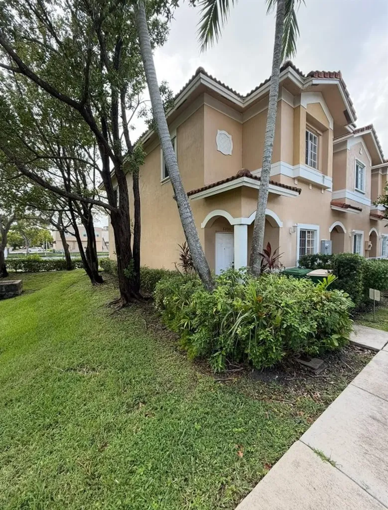 8800 Riverside Street Tamarac FL 33321