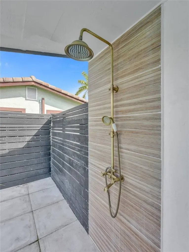 5501 NE 18th Terrace Fort Lauderdale FL 33308