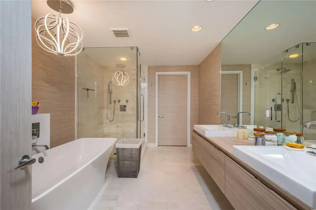 17111 Biscayne Boulevard North Miami Beach FL 33160