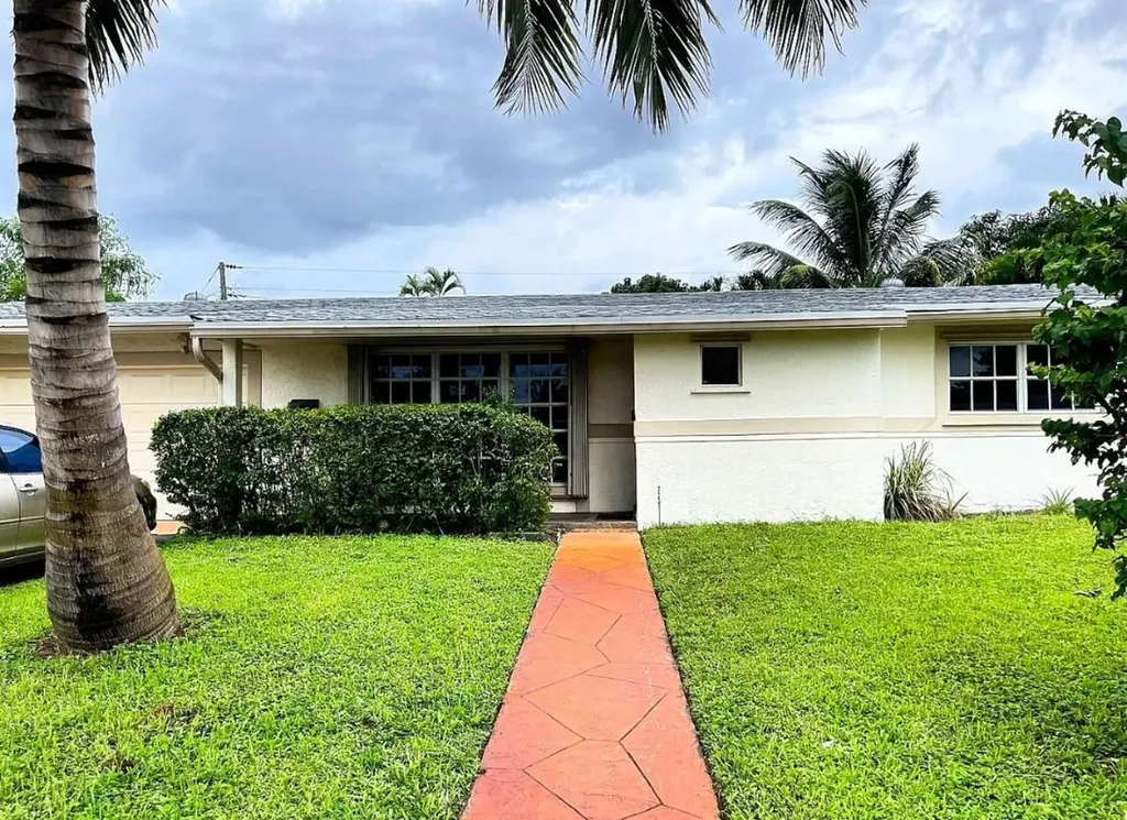 4521 NW 6th Street Plantation FL 33317