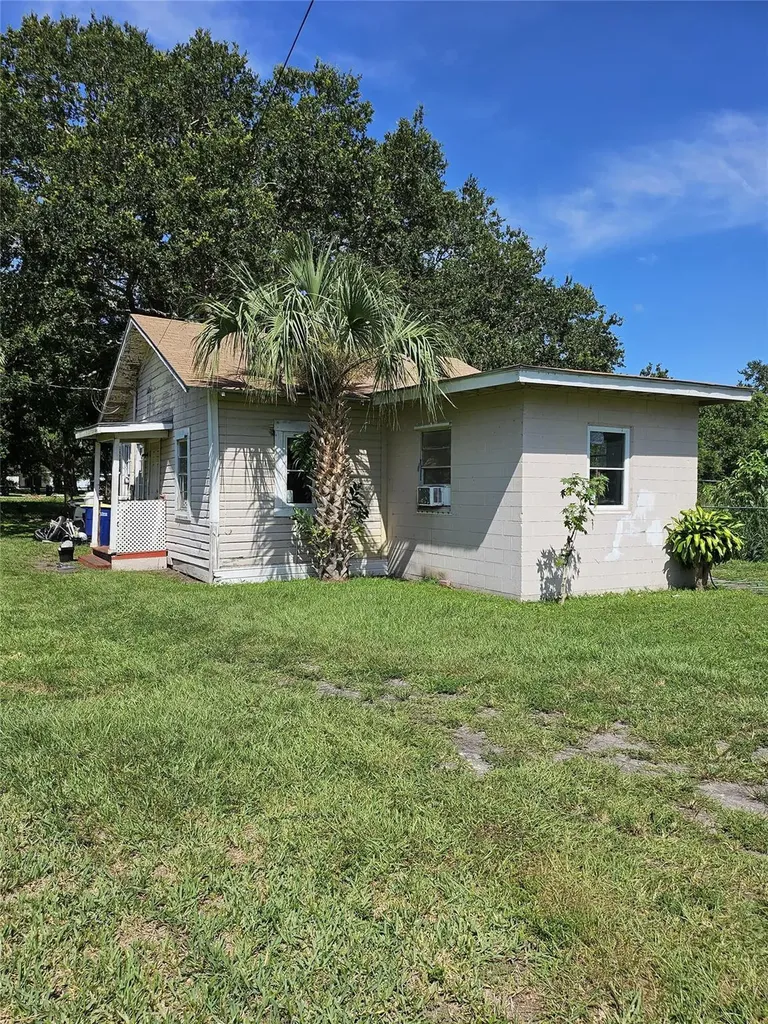 421 N 10th Street Fort Pierce FL 34950