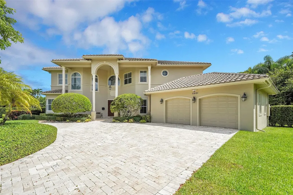 11001 SW 75th Court Pinecrest FL 33156