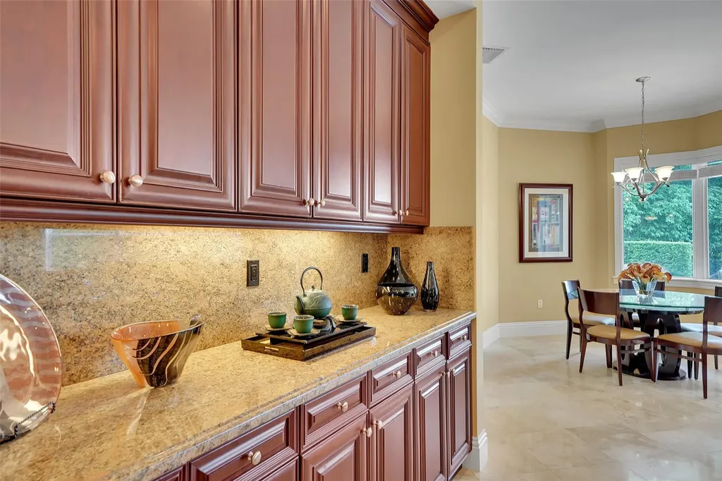 11001 SW 75th Court Pinecrest FL 33156
